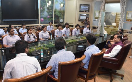 विधानसभा को देखकर बच्चों ने कहा…अमेजिंग !