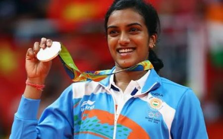 जापान ओपन जीतकर इतिहास रचने वाली पीवी सिंधु को पीएम ने दी बधाई