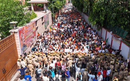 कॉकरोच जनता पार्टी का ‘जंतर-मंतर सीजन 2’ का ऐलान