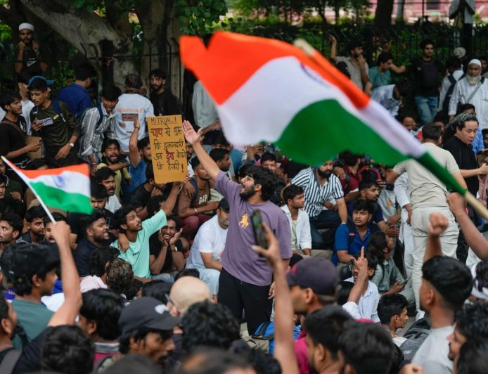फिर आंदोलन की राह पर दिल्ली