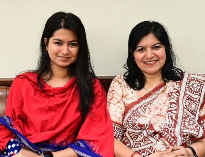 जेन जी बेटी का स्वैग : माँ की पार्टी के शिक्षा मंत्री के इस्तीफे  पर जताई खुशी, पोस्ट हटाने से इंकार