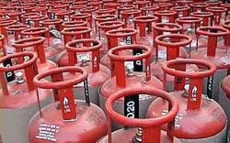 आज से बदल गए 8 बड़े नियम: सस्ता हुआ कमर्शियल LPG