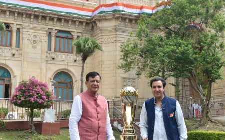 यूपी टी 20 का आगाज, विधान सभा अध्यक्ष ने किया ट्राफी का लोकार्पण  