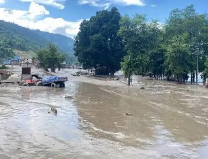 बाढ़ से तबाही:  पीएम मोदी ने नेपाली भाई- बहनों के मुश्किल वक्त में एकजुटता दिखाई