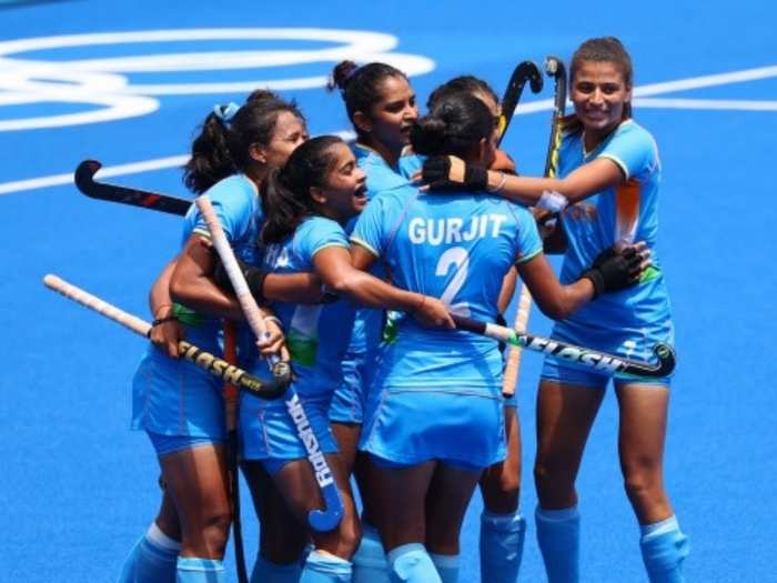 भारतीय महिला हाकी टीम ने इतिहास रचा : सेमी फाइनल में पहुंची