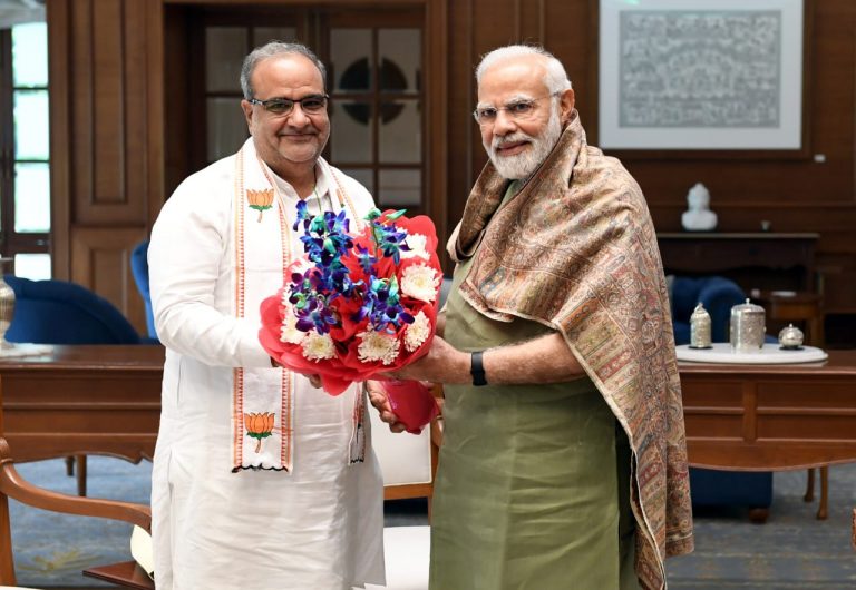 सेवा समर्पण से निकल रहा विकसित भारत का रास्ता