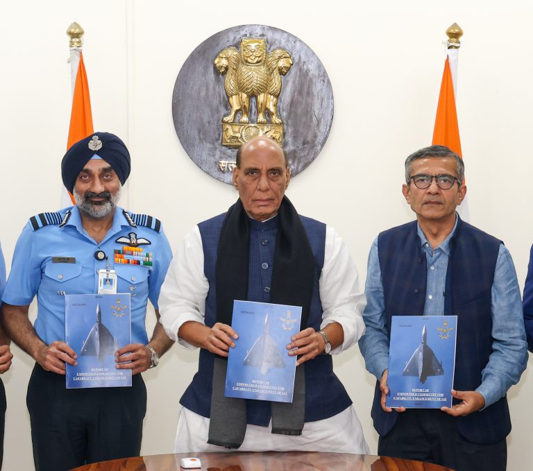 डीआरडीओ, डीपीएसयू और निजी क्षेत्र मिलकर बनाएंगे ‘आत्मनिर्भर’ सेना  