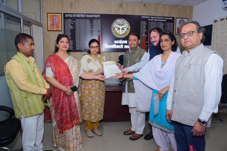 राष्ट्रपति को ज्ञापन देकर सनातन द्रोहियों को दंडित करने की मांग